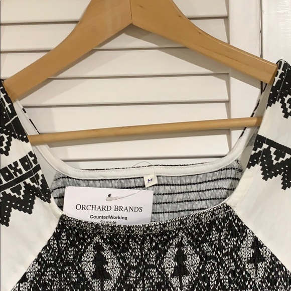 Cute blouse - Picture 6 of 7